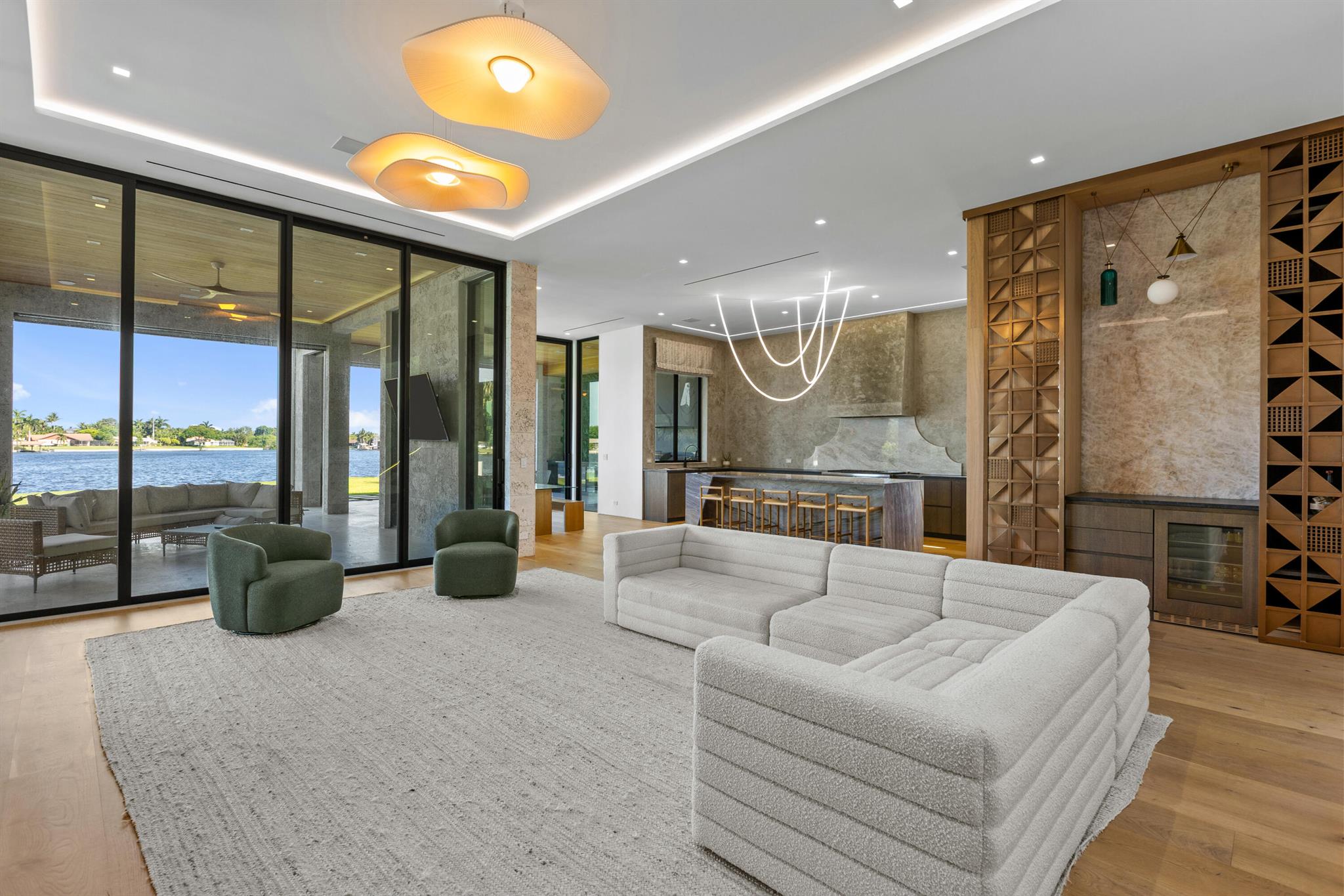 907 SW 37th Ct Boynton Beach, FL 33435