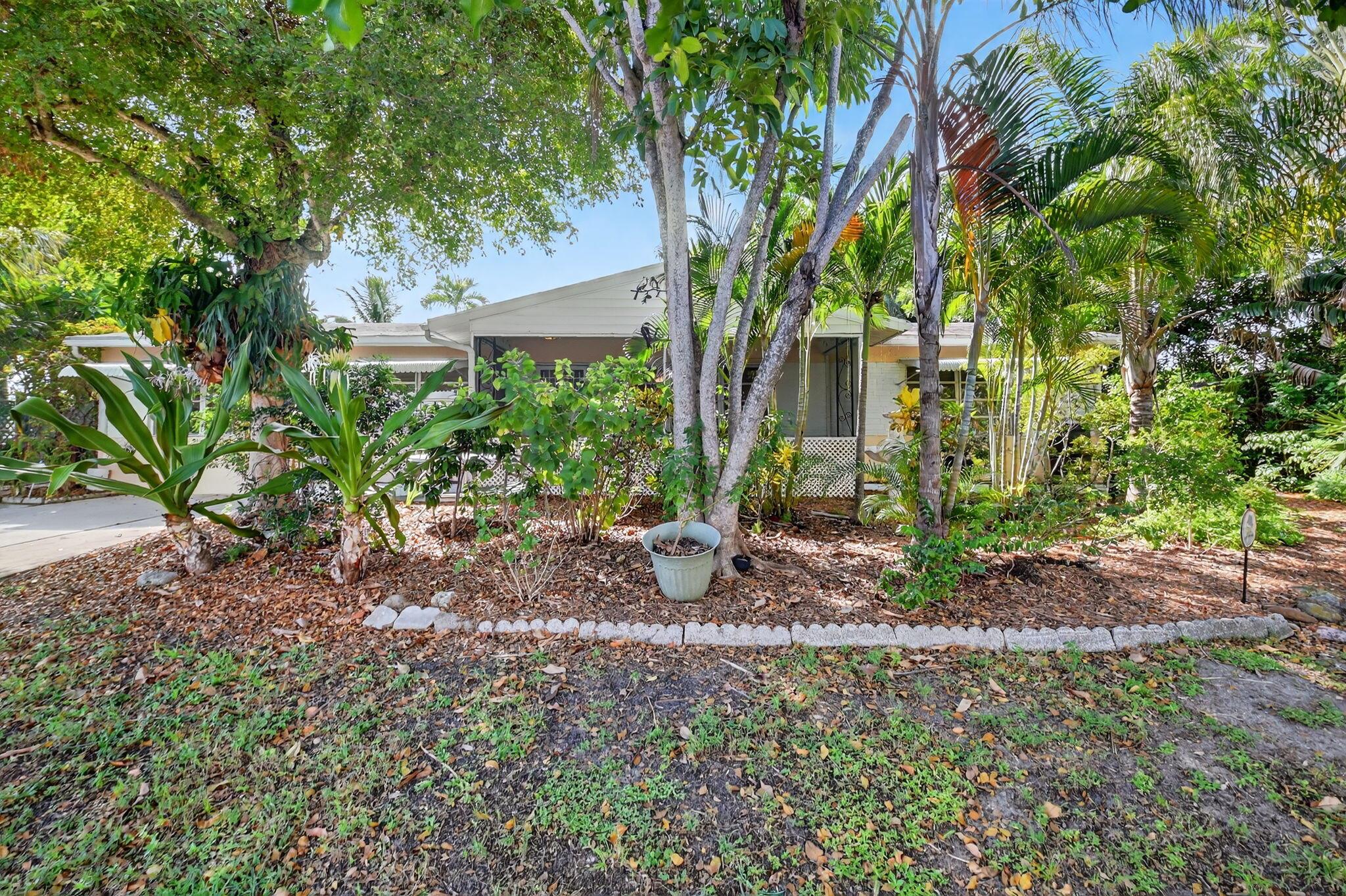 702 Sunset Dr
