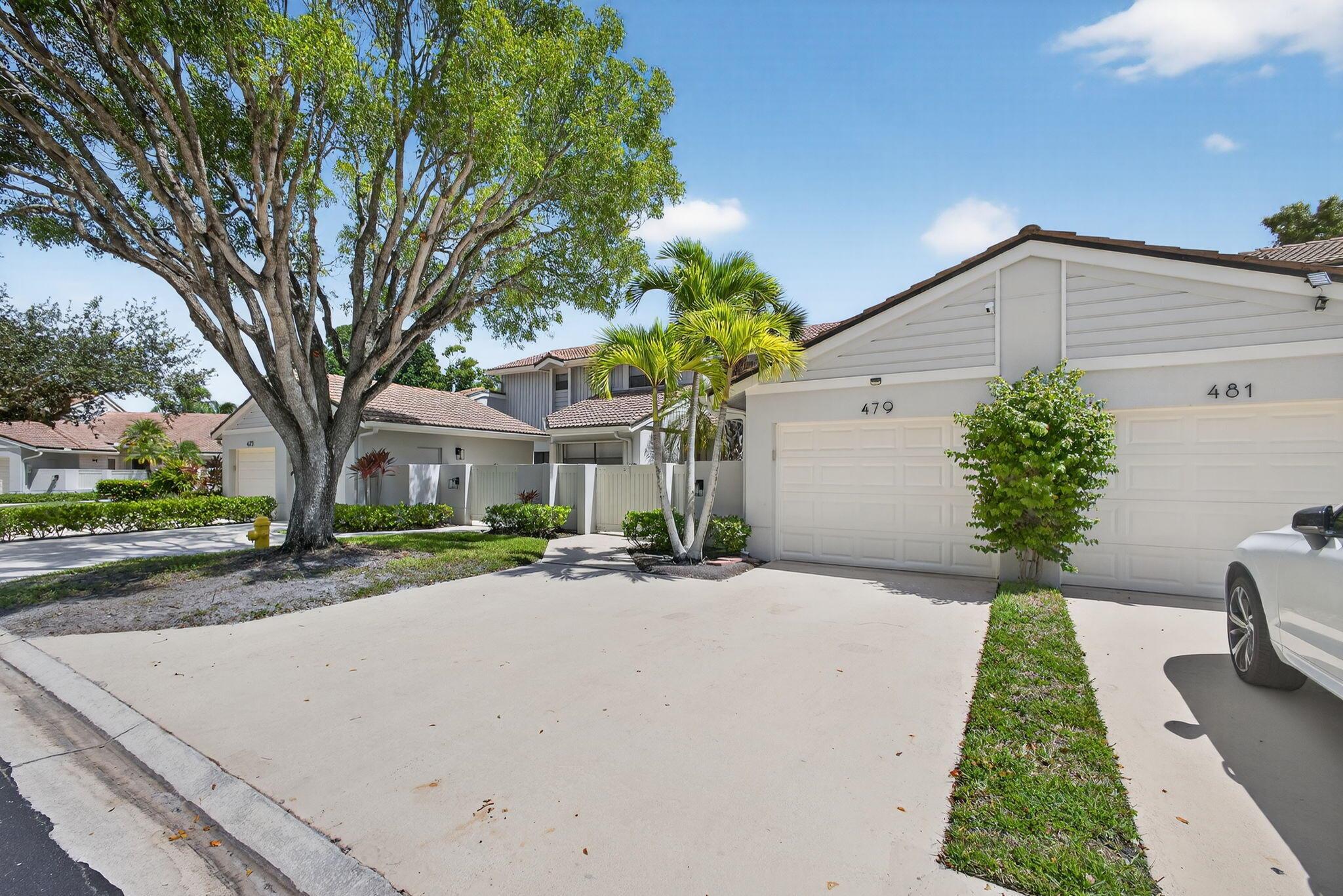 479 Prestwick Cir