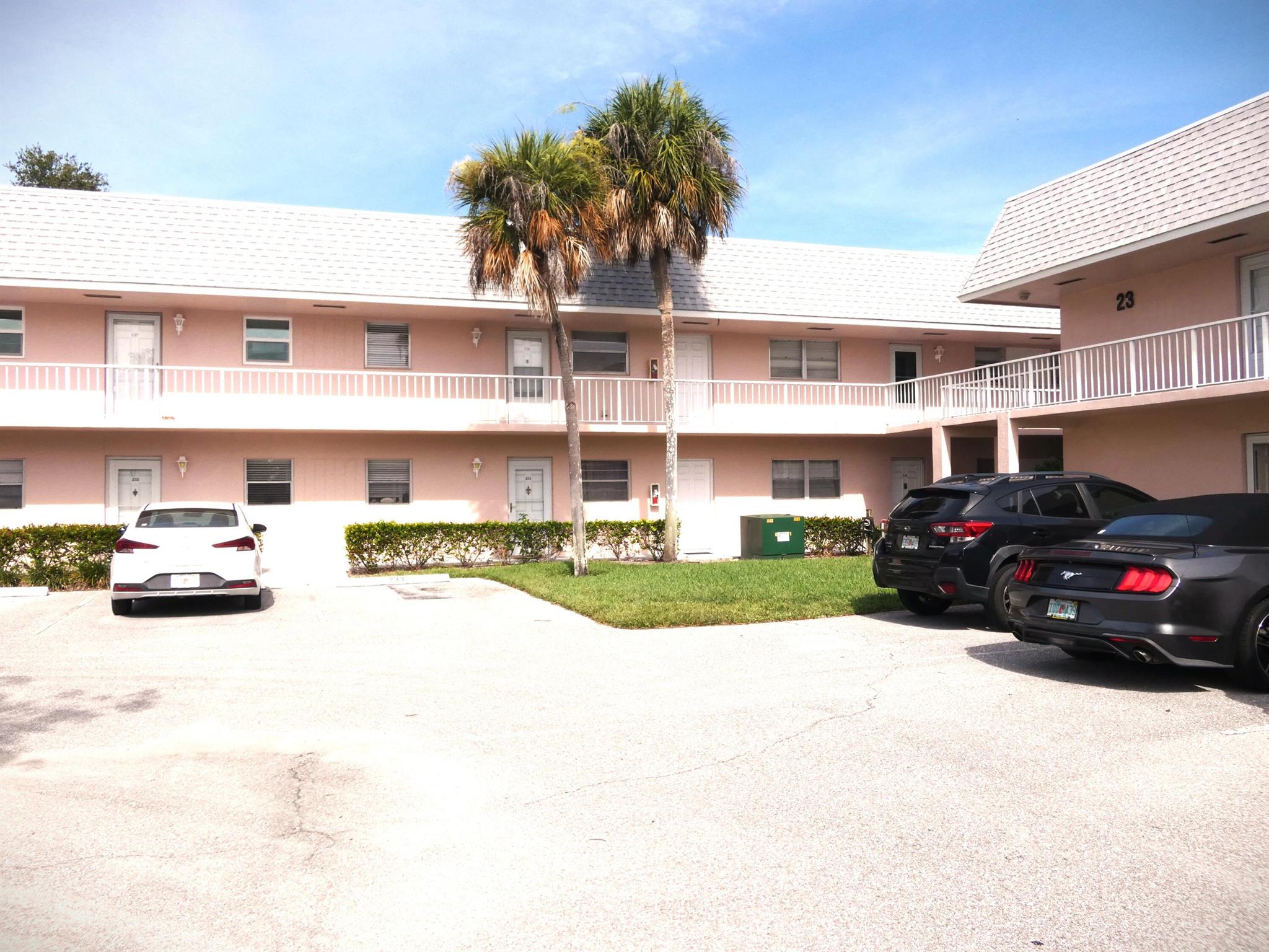 18081 SE Country Clb Dr #238