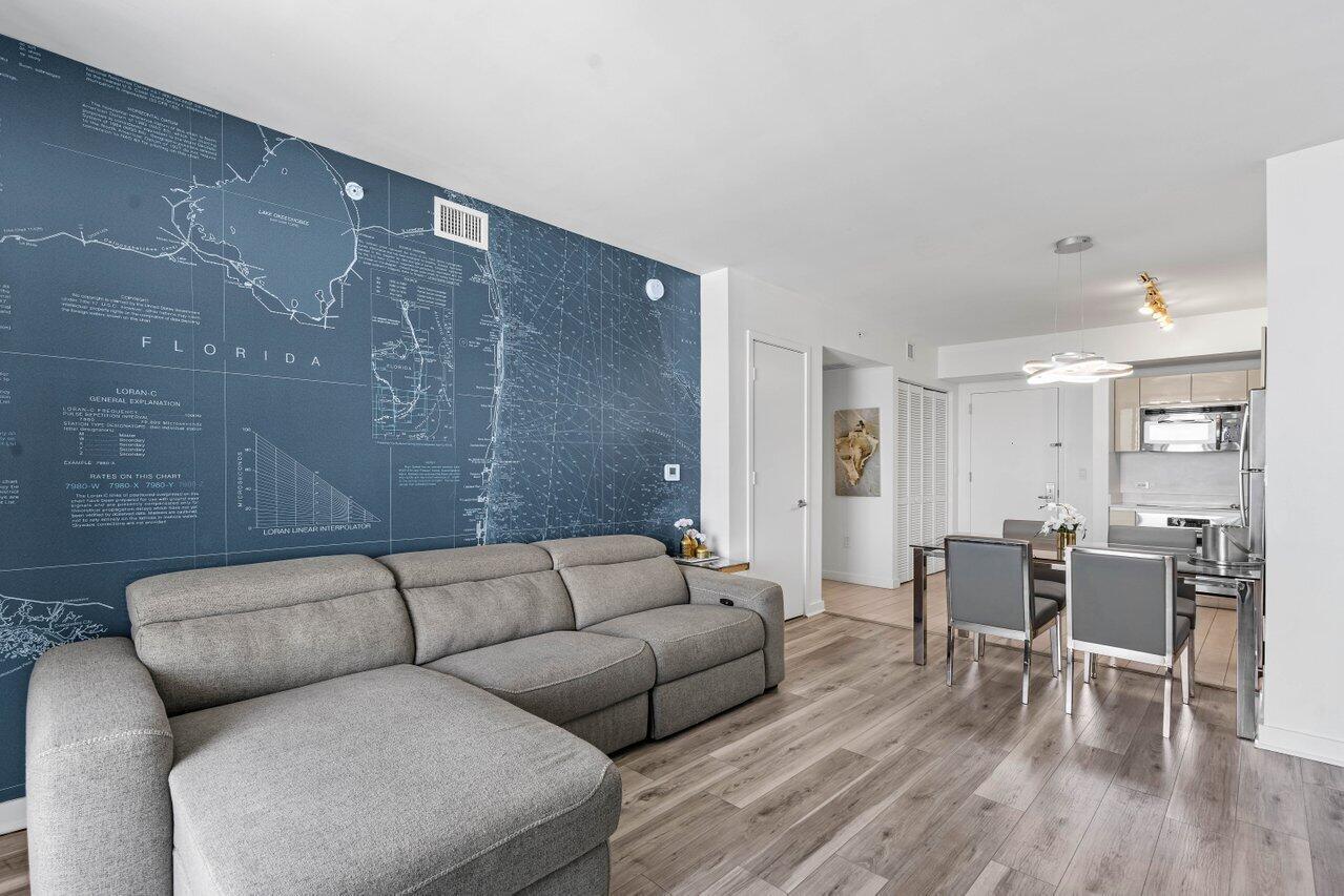 image Beachwalk Condominium12