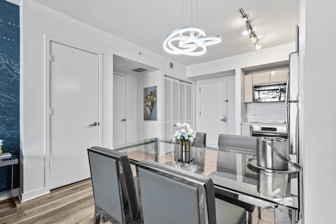 image Beachwalk Condominium13