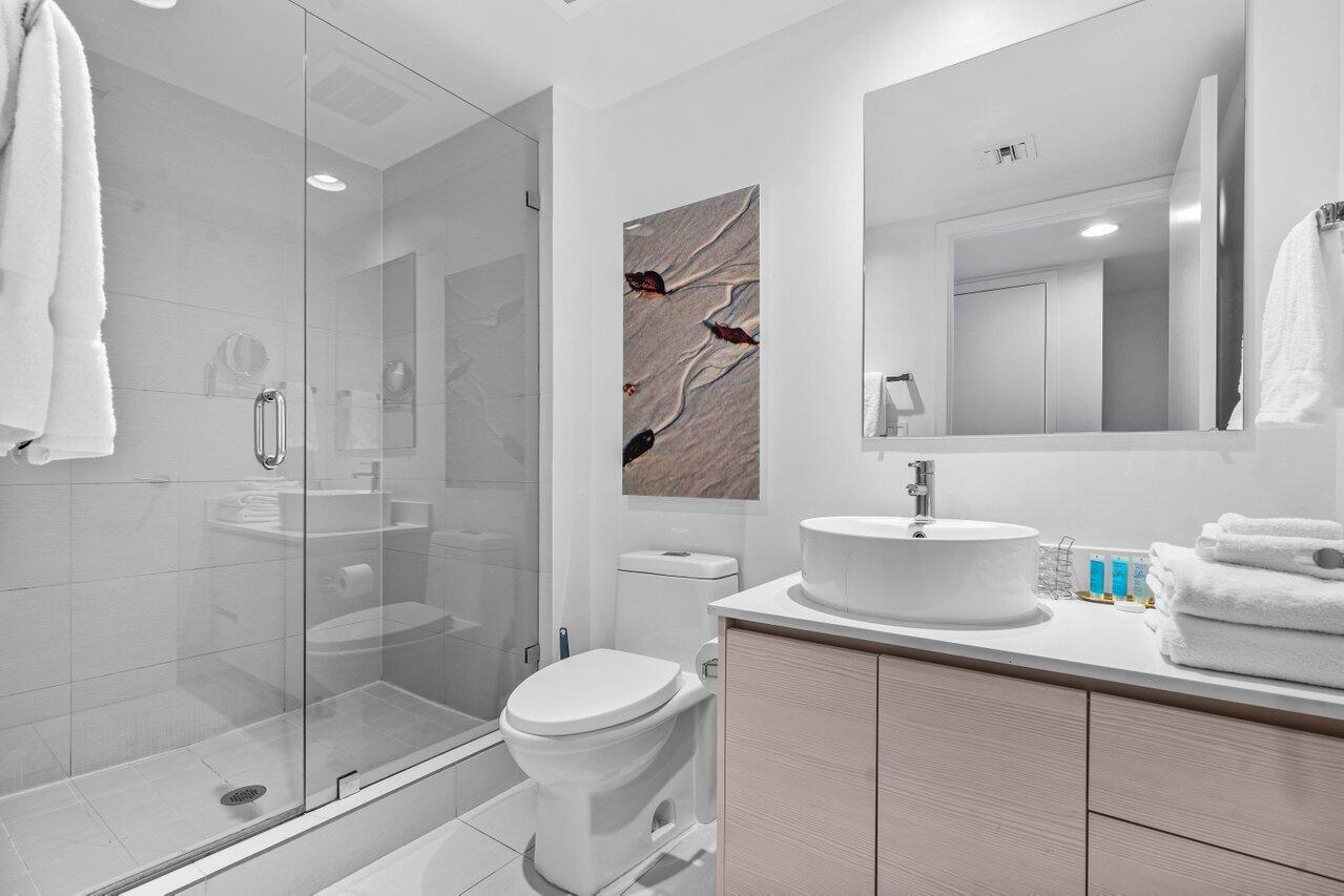 image Beachwalk Condominium14