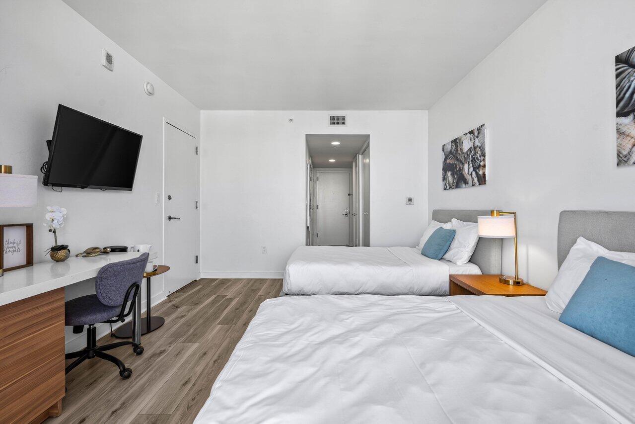 image Beachwalk Condominium17