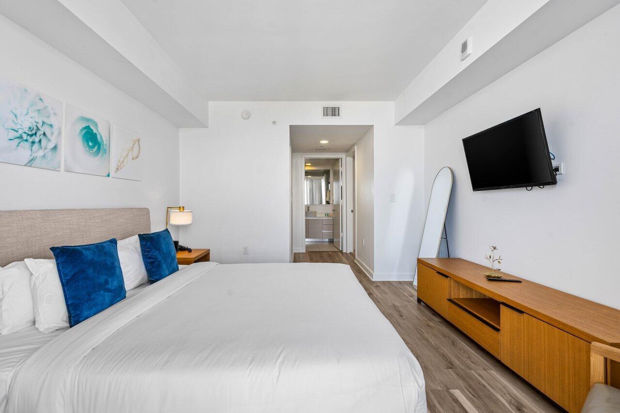 image Beachwalk Condominium20