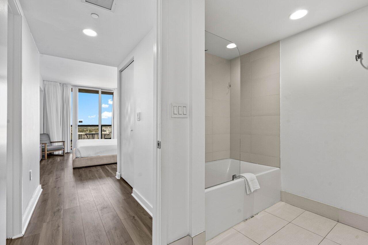 image Beachwalk Condominium23
