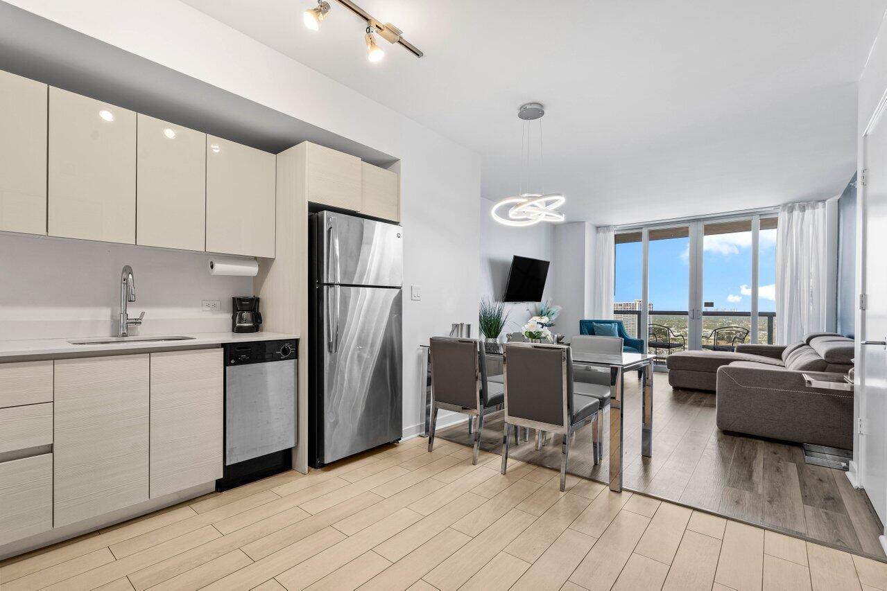 image Beachwalk Condominium4