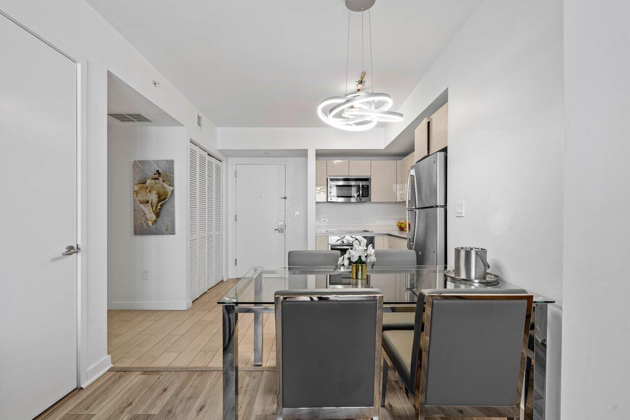image Beachwalk Condominium6