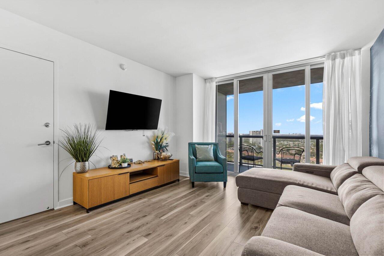 image Beachwalk Condominium7