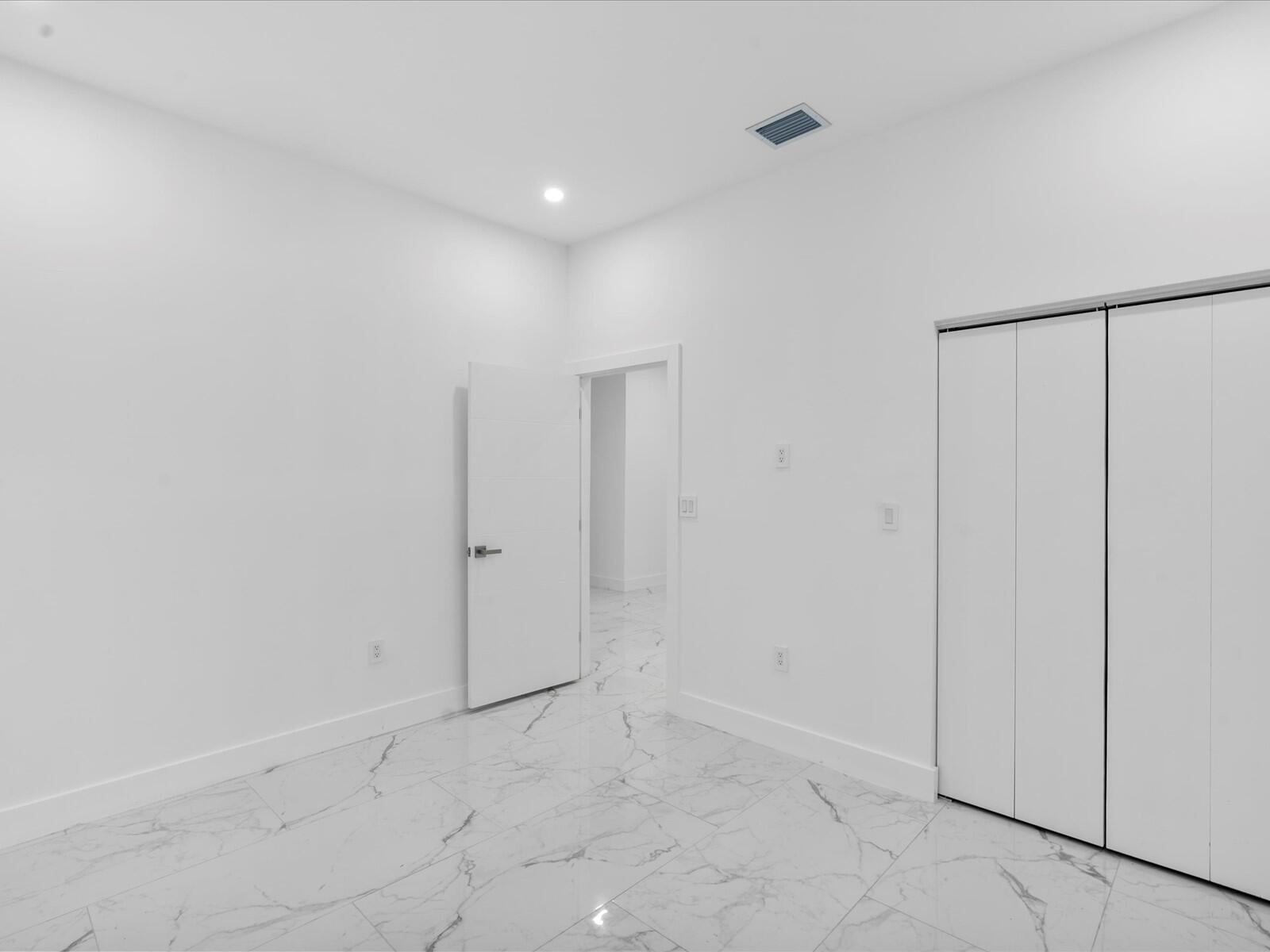 533 NW 16th Ave Fort Lauderdale, FL 33311