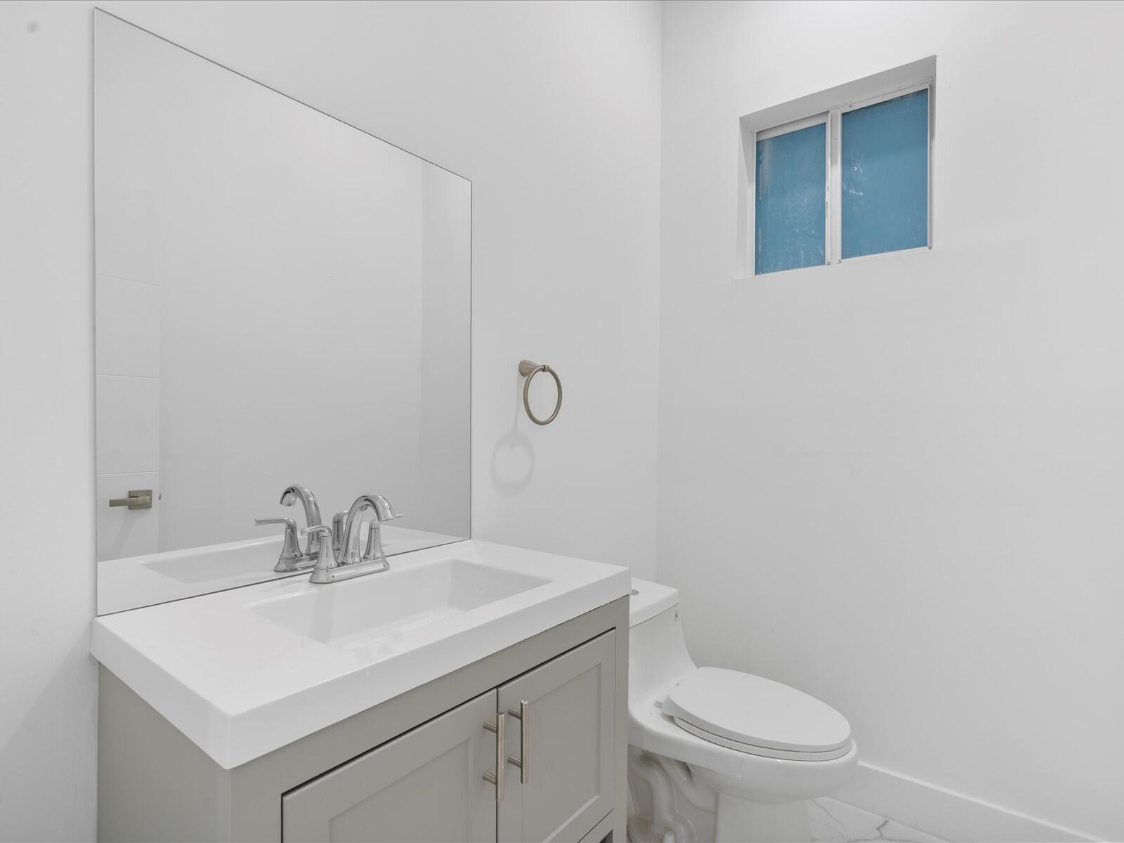 533 NW 16th Ave Fort Lauderdale, FL 33311