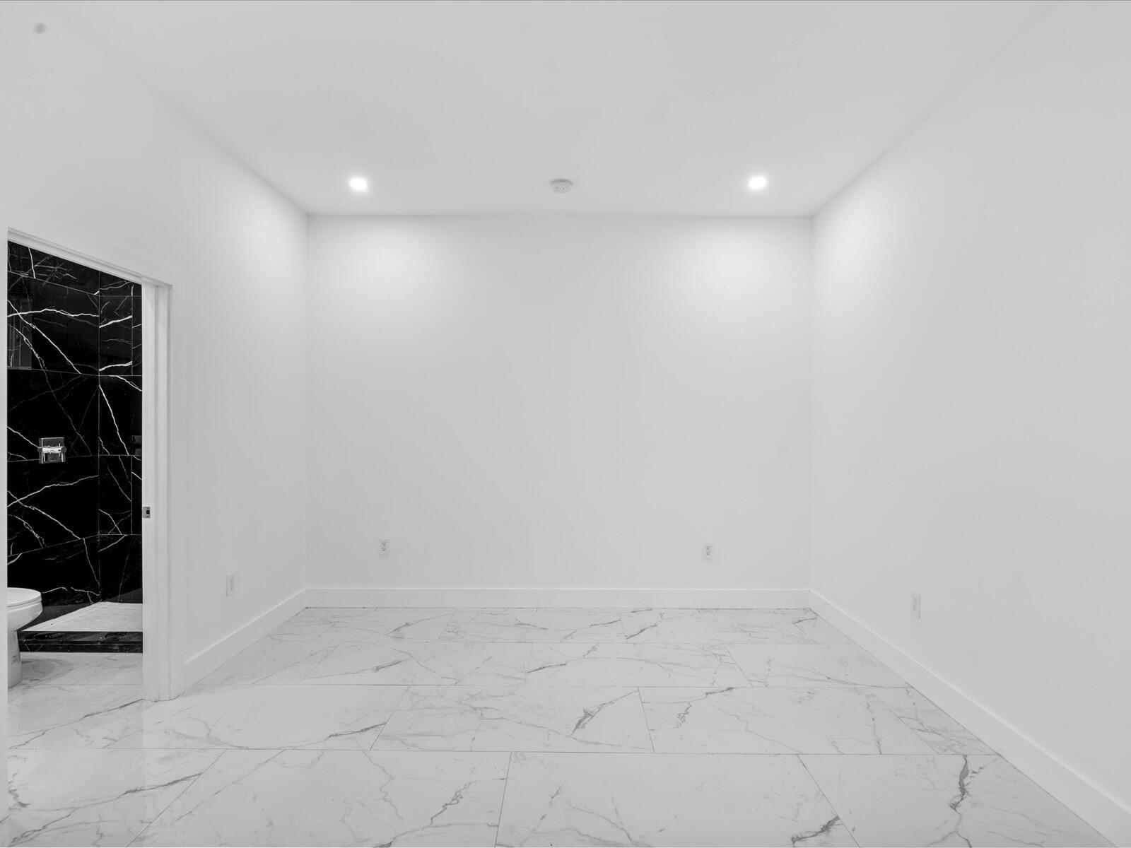 533 NW 16th Ave Fort Lauderdale, FL 33311