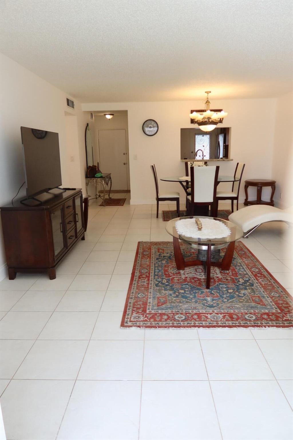 319 NE 14th Ave #108