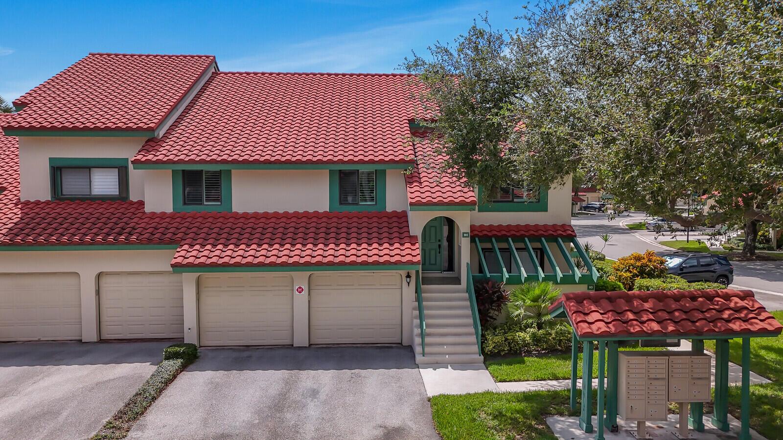 9 Lexington Ln #H