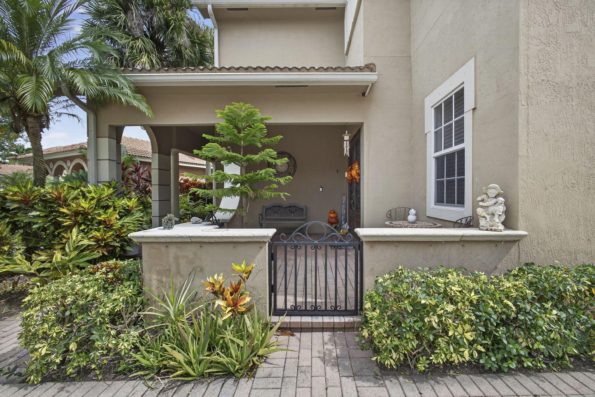 129 Via Bosque Jupiter, FL 33458