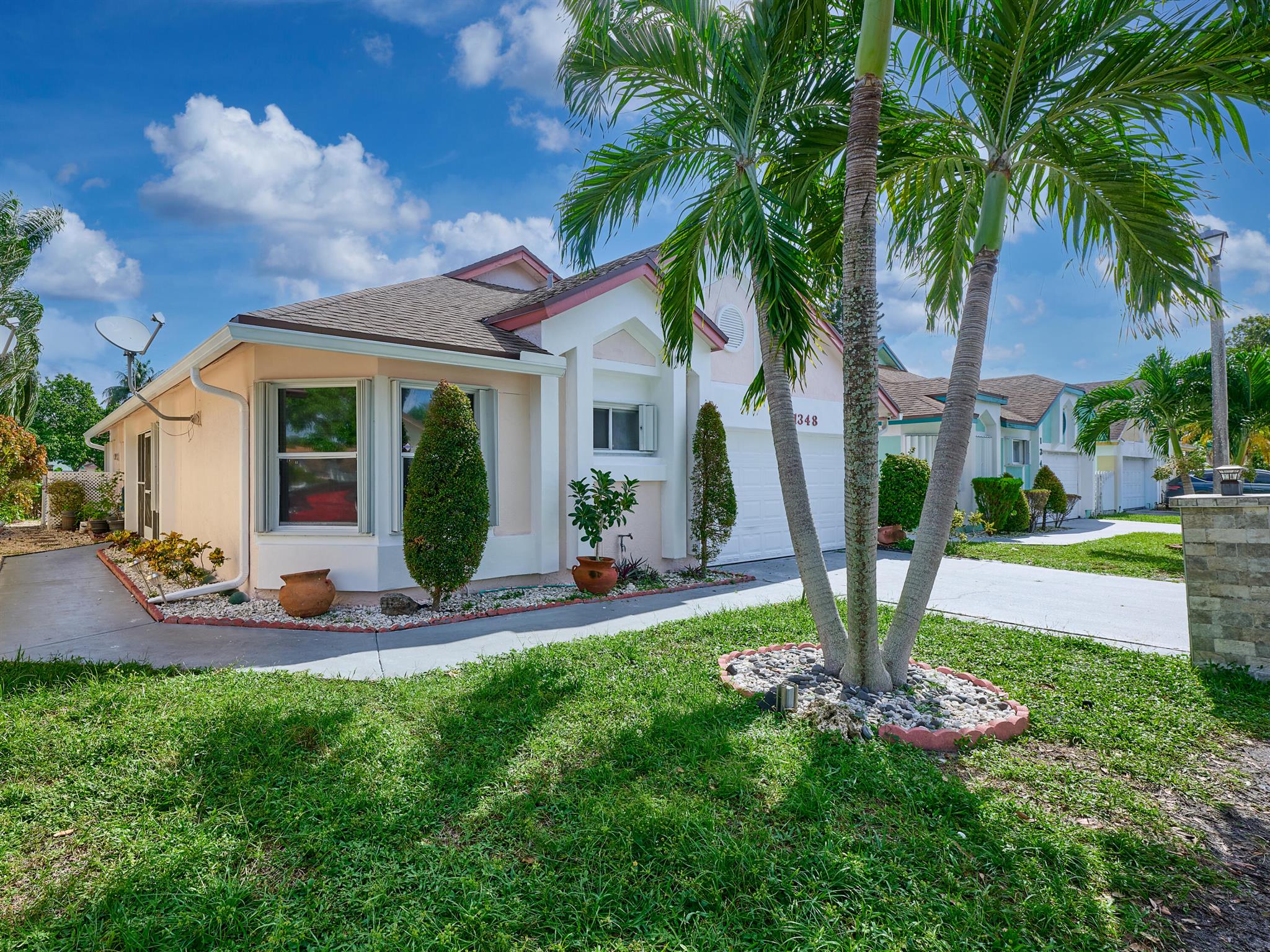 1348 W Glen Oak Rd