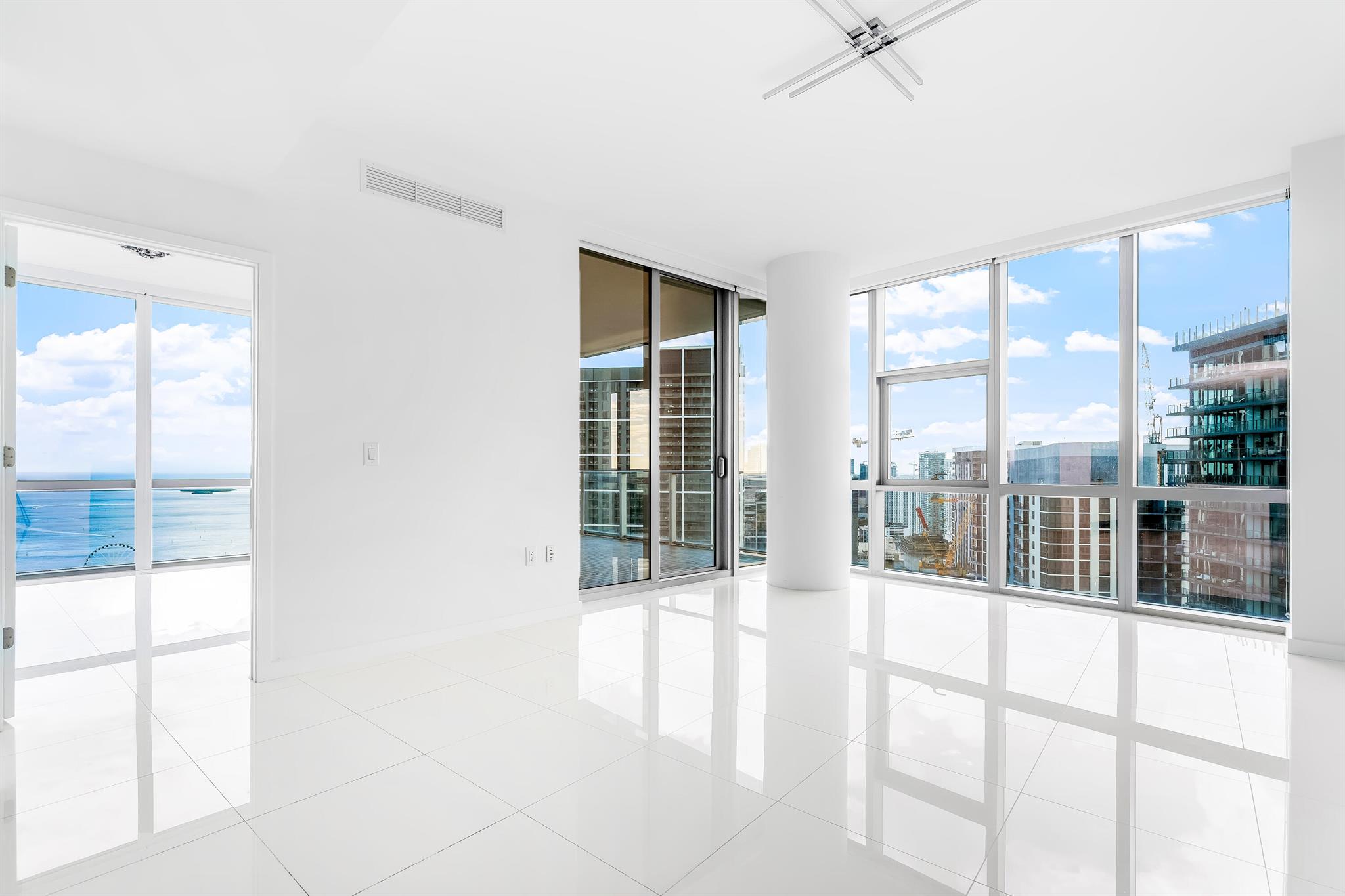 image Paramount Miami Worldcent2