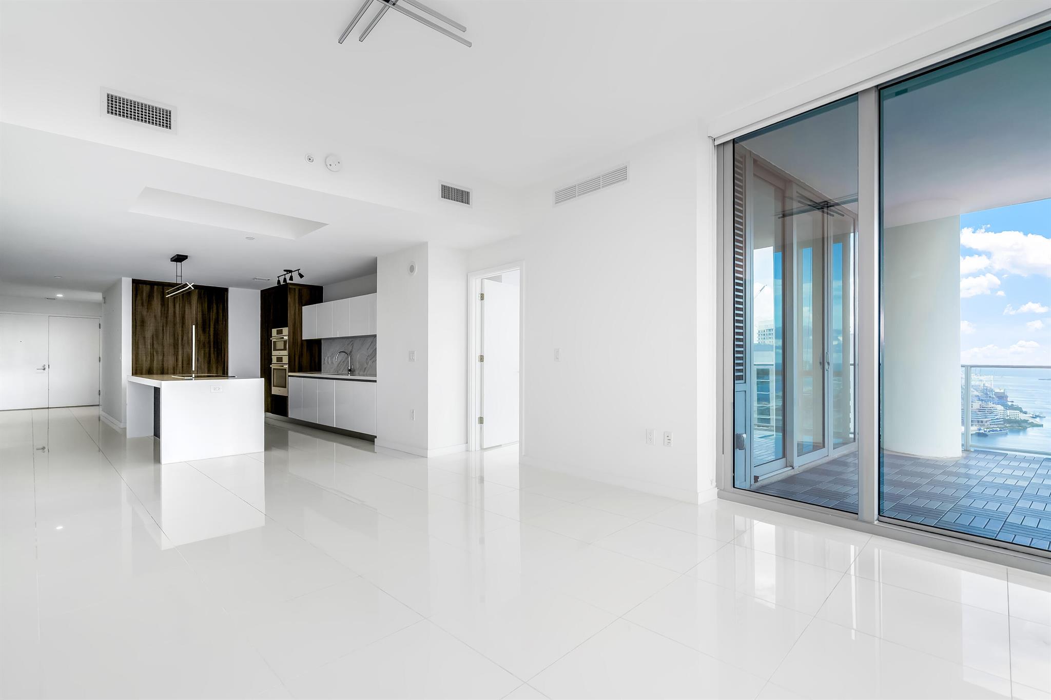 image Paramount Miami Worldcent3