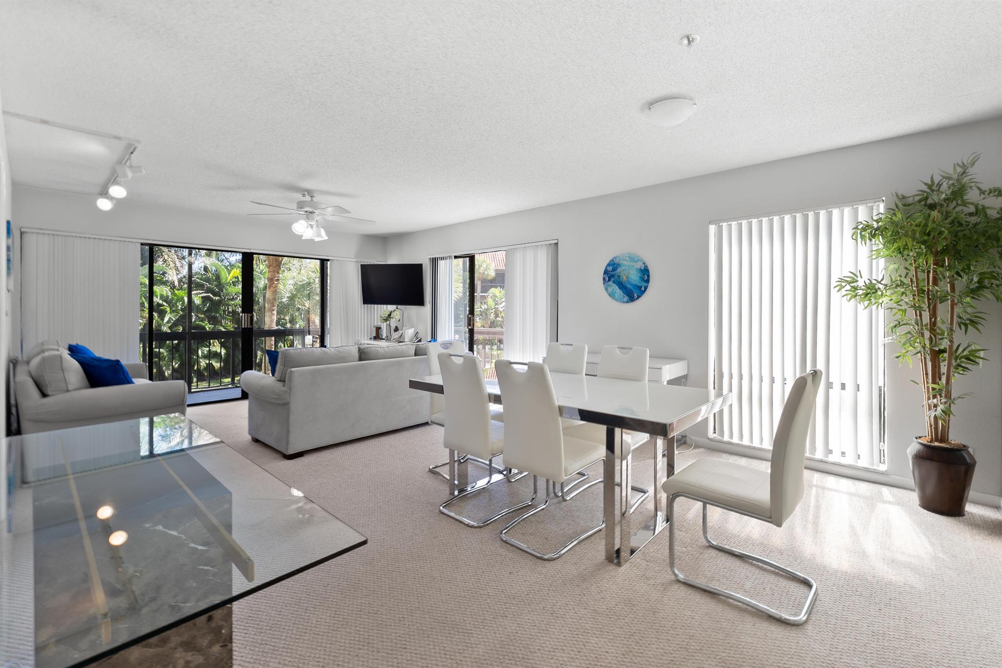 3000 Presidential Way #207