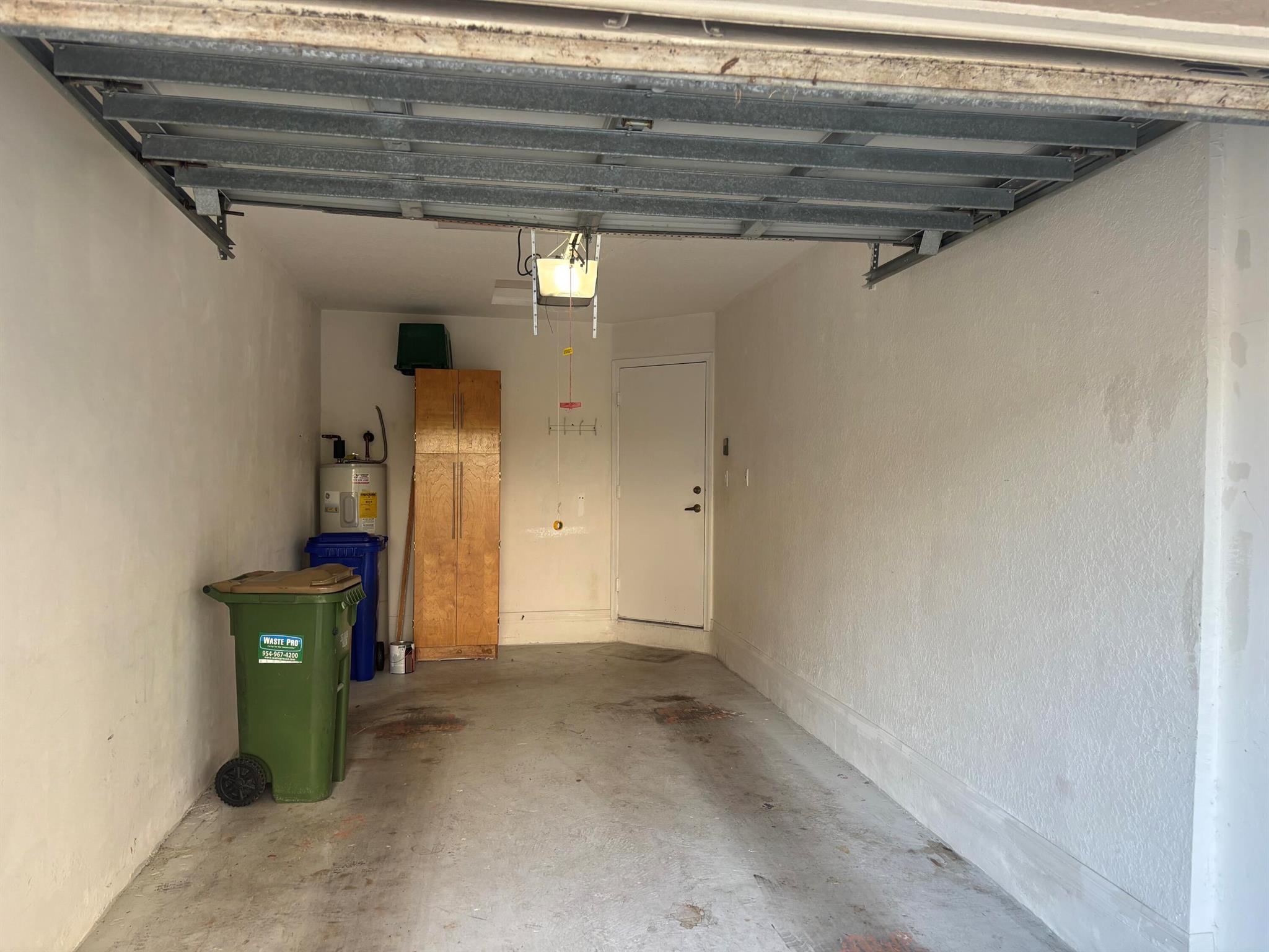 15864 SW 10th St Pembroke Pines, FL 33027