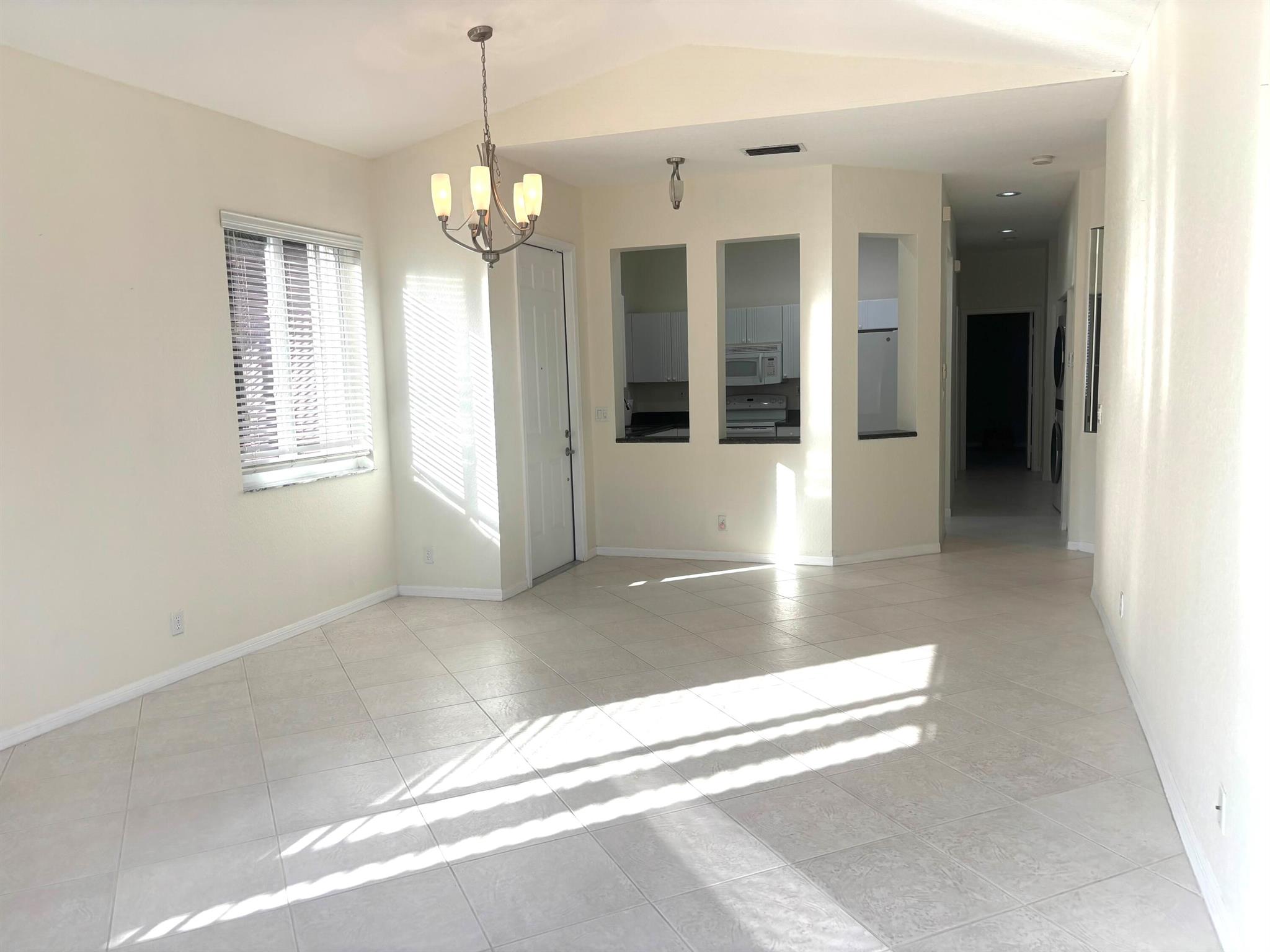 15864 SW 10th St Pembroke Pines, FL 33027