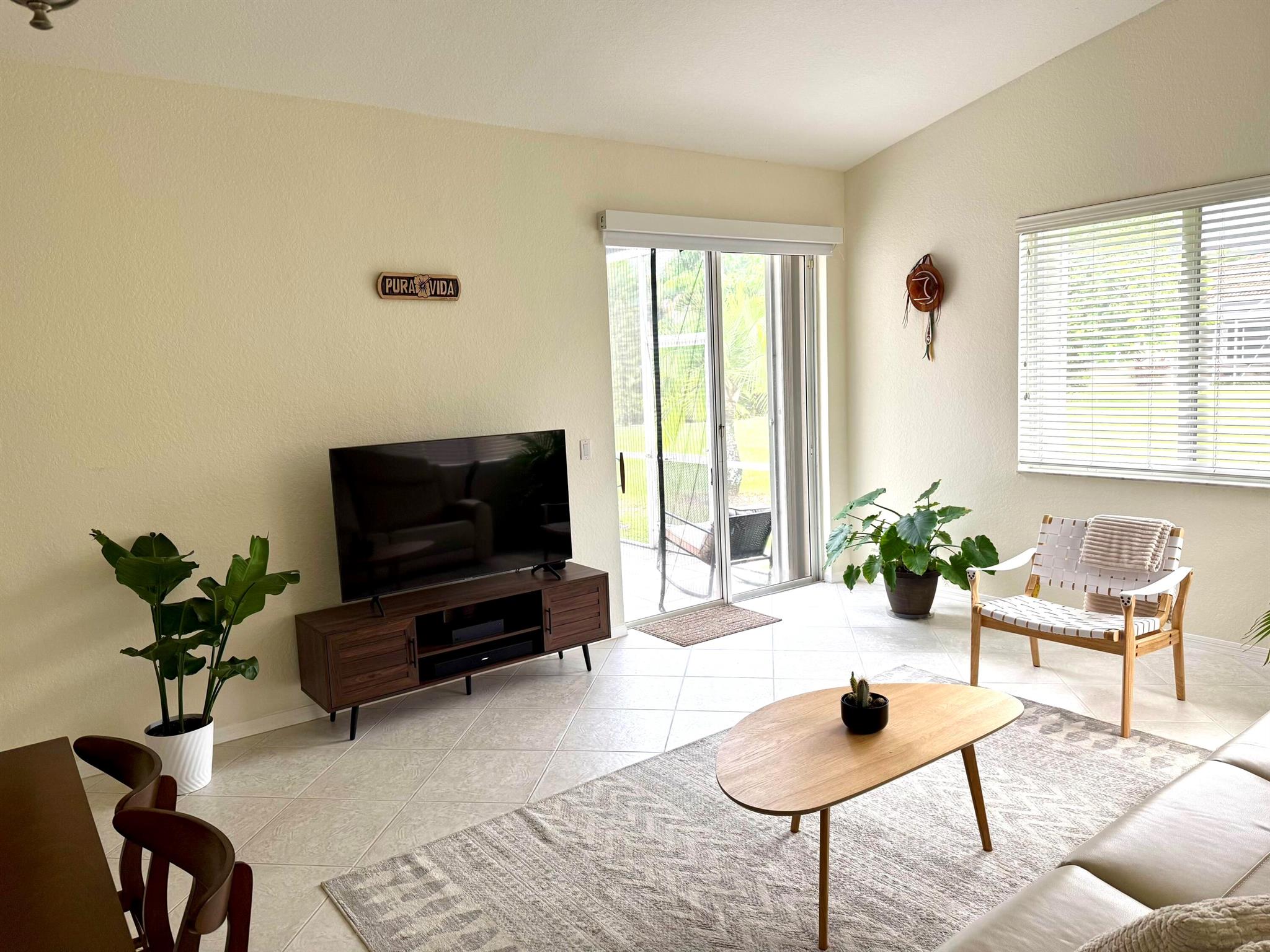 15864 SW 10th St Pembroke Pines, FL 33027