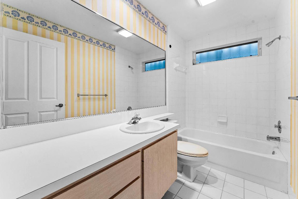 5101 Water Oak Ct Palm Beach Gardens, FL 33410