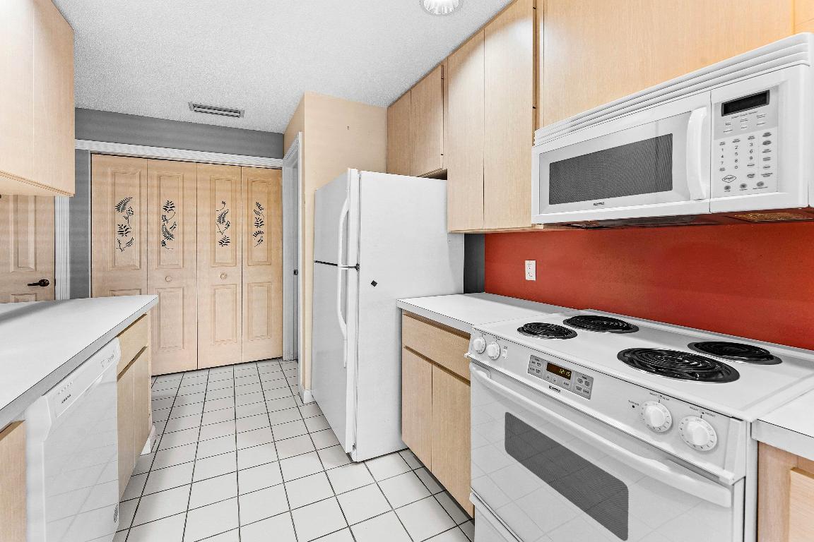 5101 Water Oak Ct Palm Beach Gardens, FL 33410