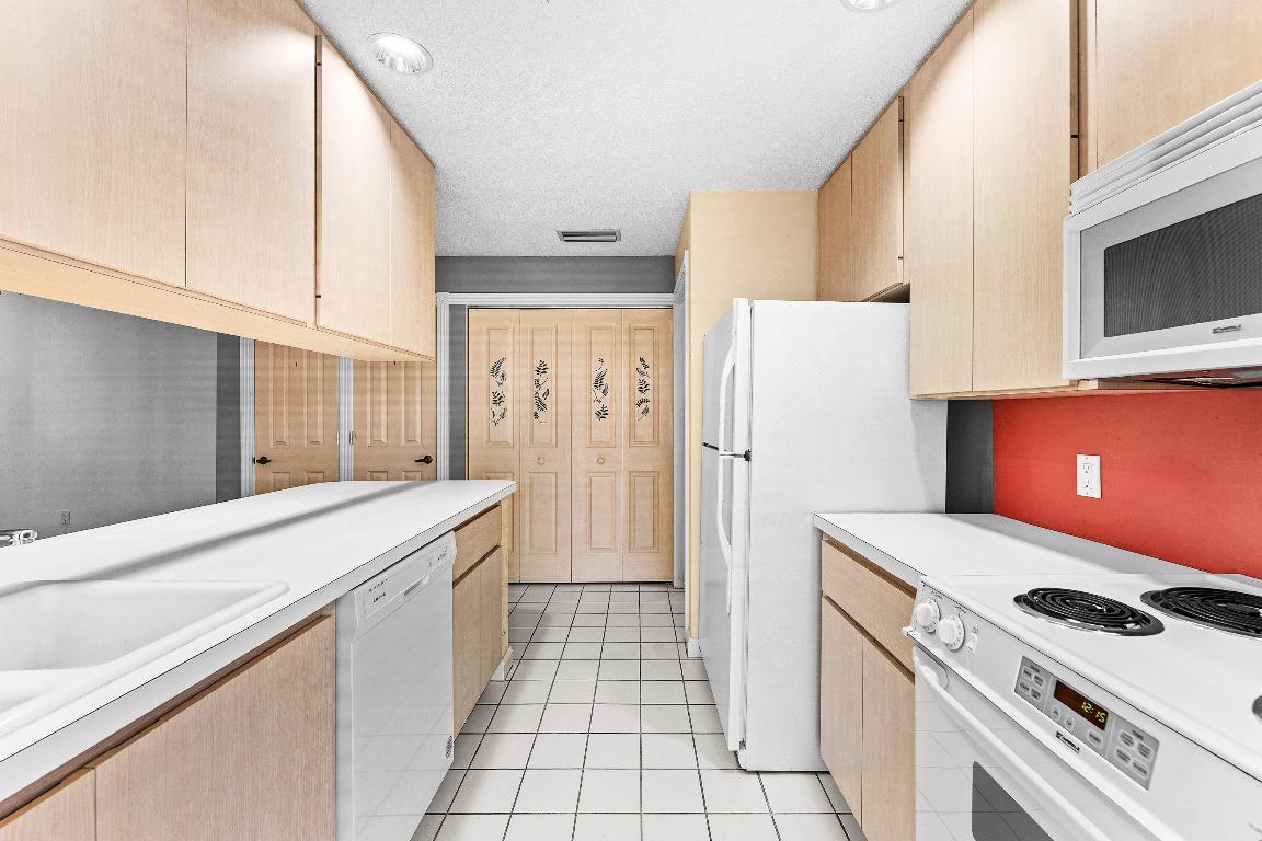 5101 Water Oak Ct Palm Beach Gardens, FL 33410