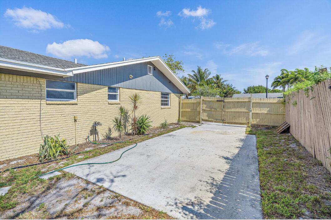 320 Fern Jupiter, FL 33458