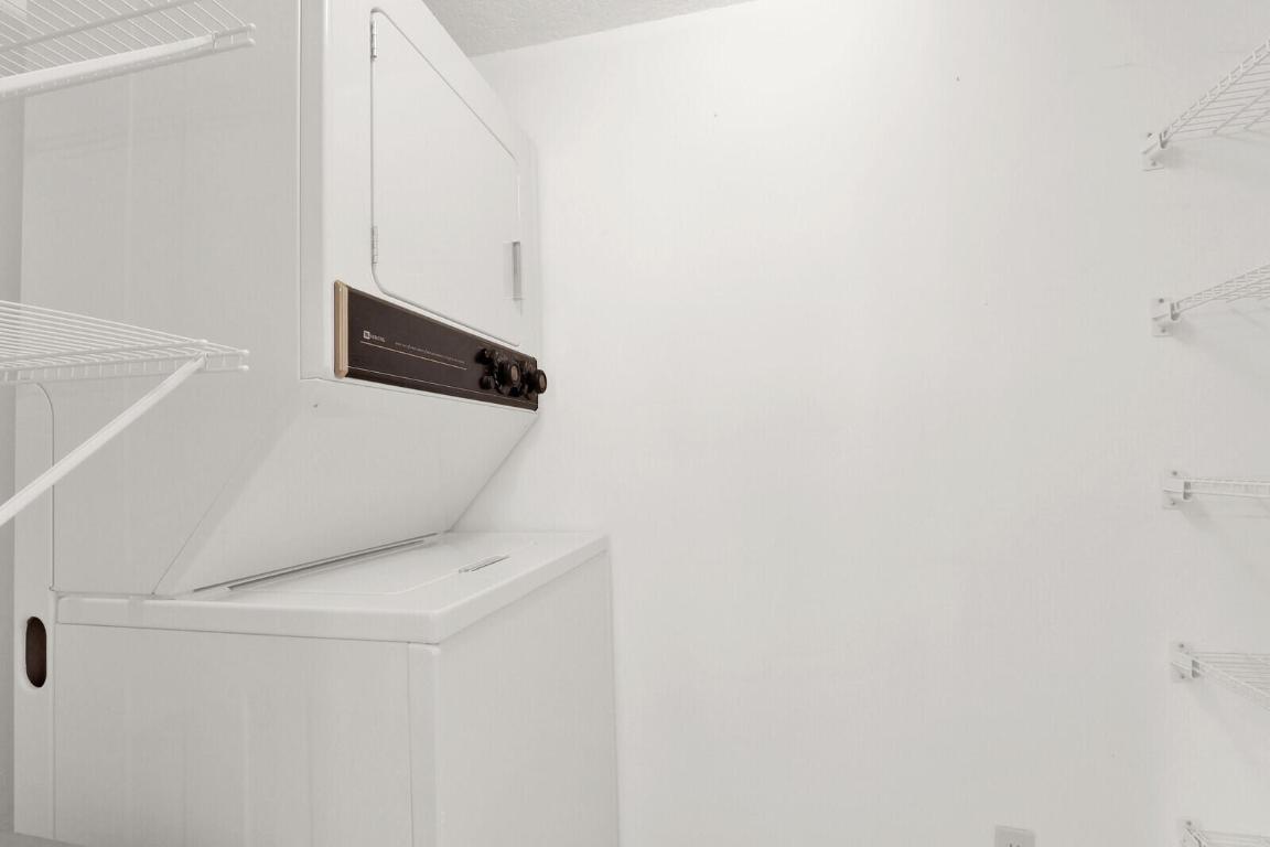 353 S Us Hwy 1 #D105 Jupiter, FL 33477