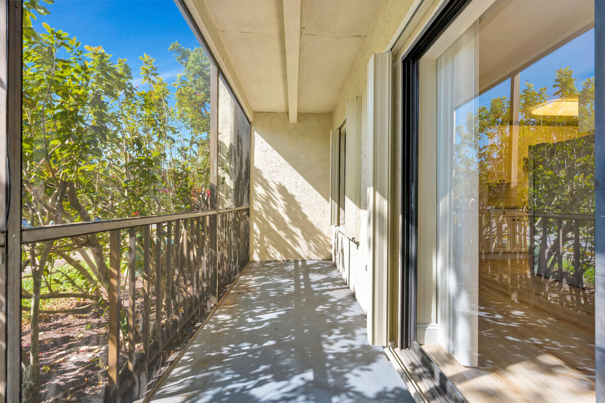 150 Pineview #L3 Jupiter, FL 33469