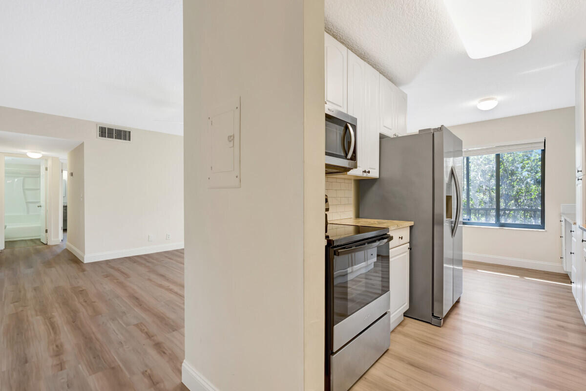 150 Pineview #L3 Jupiter, FL 33469