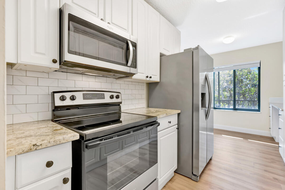 150 Pineview #L3 Jupiter, FL 33469