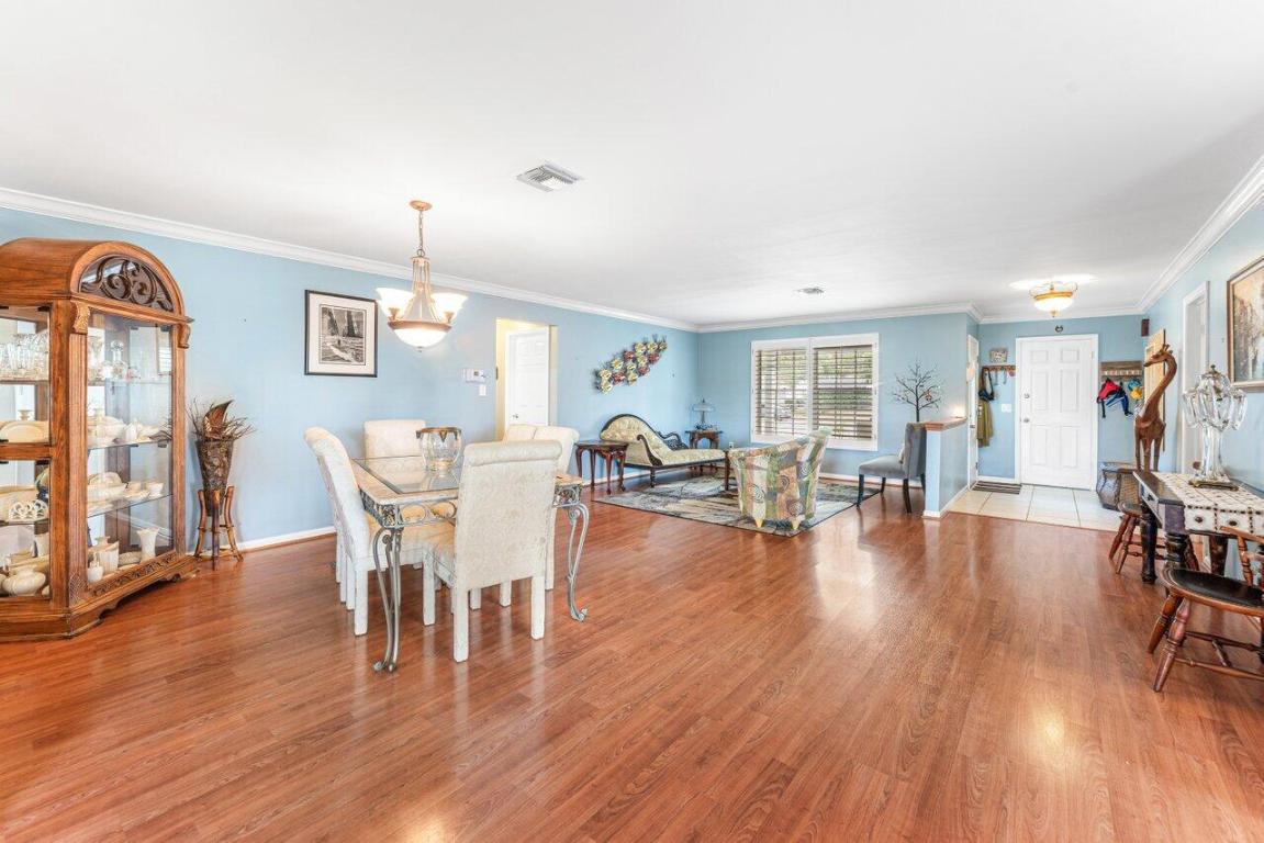 7332 Oakmont Lake Worth, FL 33467