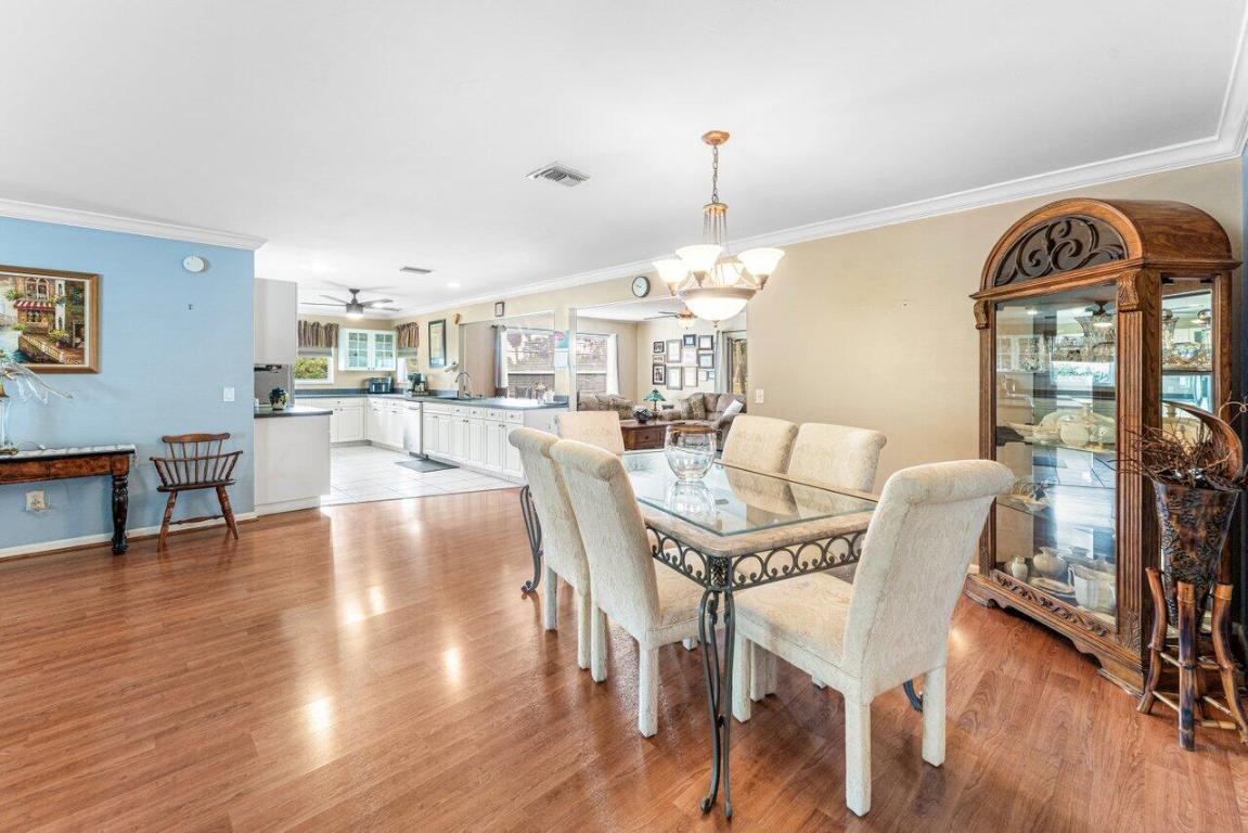 7332 Oakmont Lake Worth, FL 33467