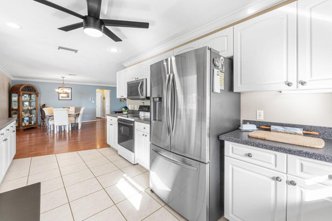 7332 Oakmont Lake Worth, FL 33467