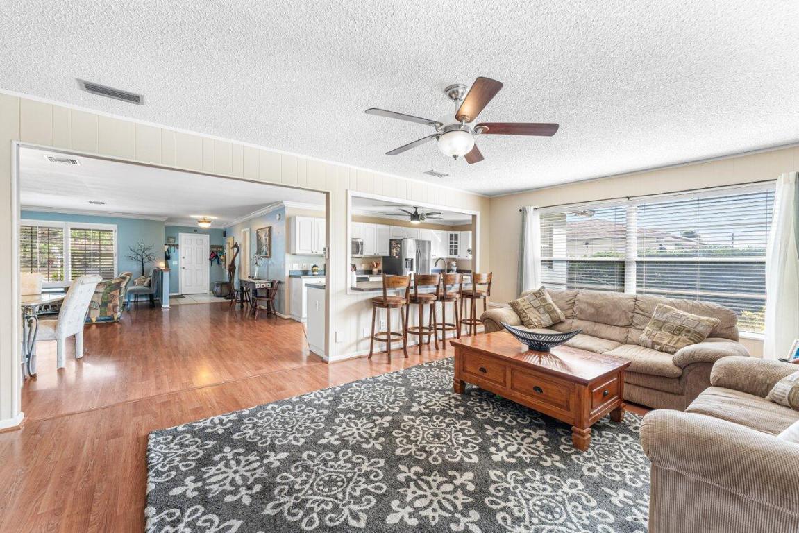 7332 Oakmont Lake Worth, FL 33467