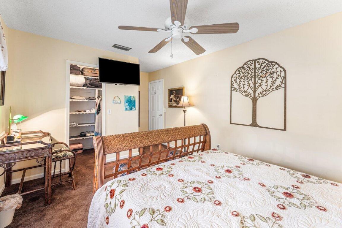 7332 Oakmont Lake Worth, FL 33467