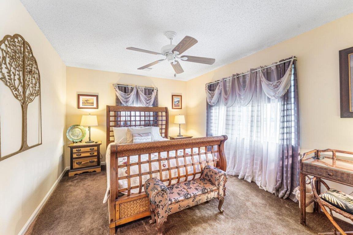 7332 Oakmont Lake Worth, FL 33467