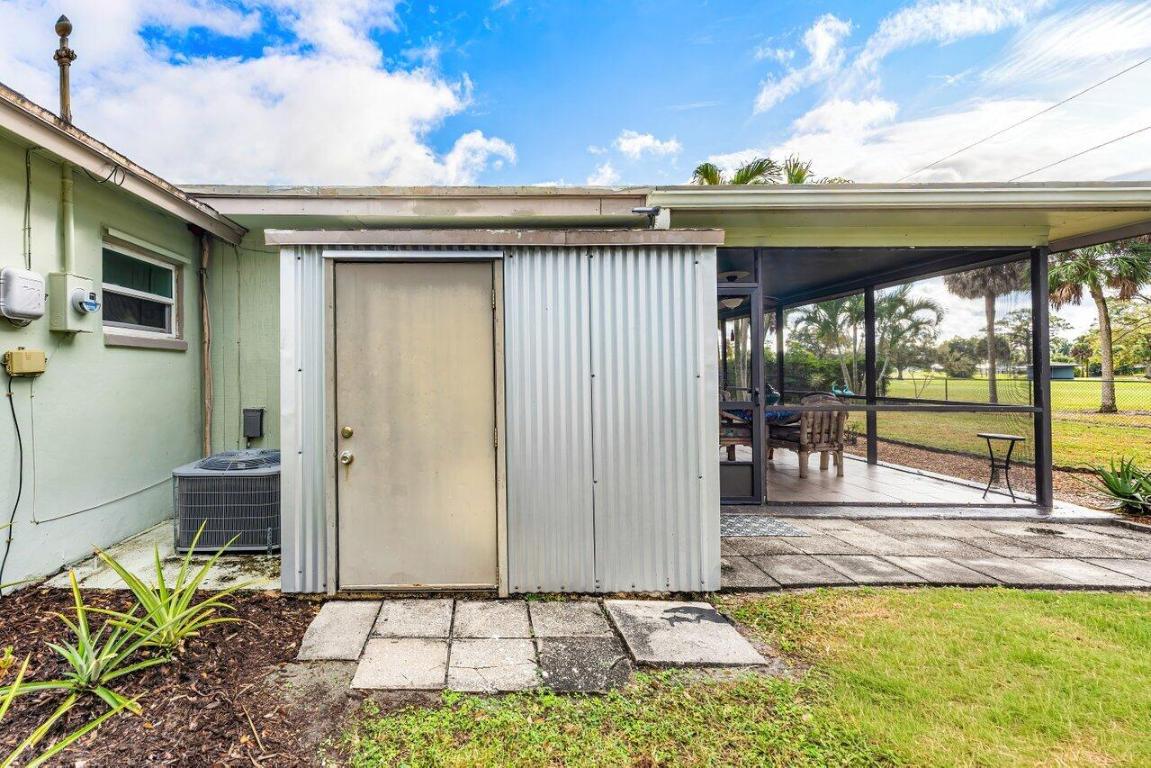 7332 Oakmont Lake Worth, FL 33467