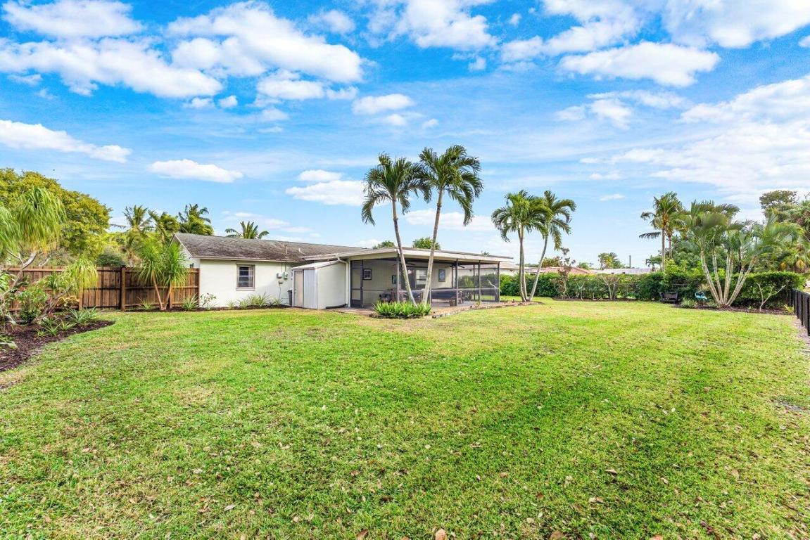 7332 Oakmont Lake Worth, FL 33467