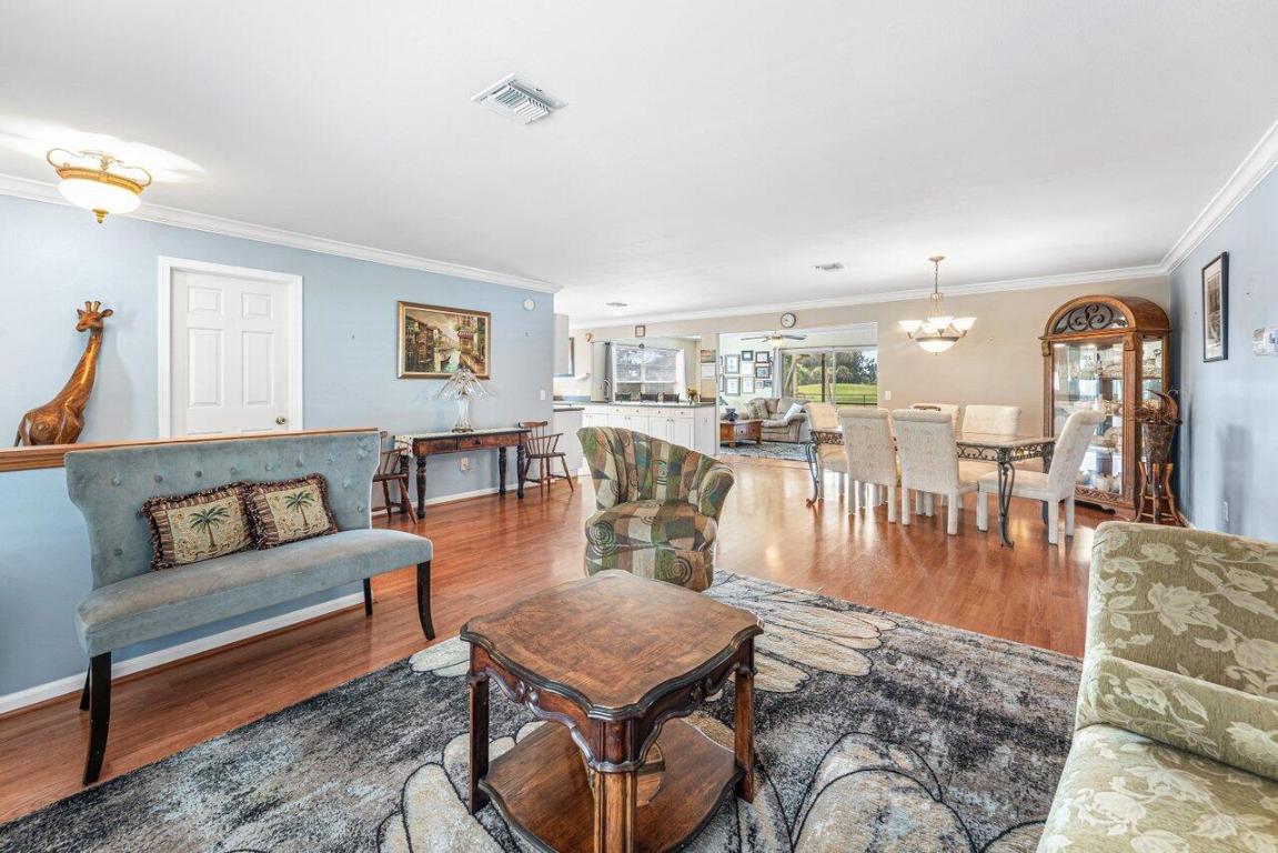 7332 Oakmont Lake Worth, FL 33467