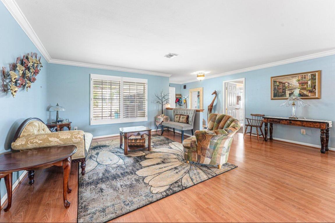 7332 Oakmont Lake Worth, FL 33467