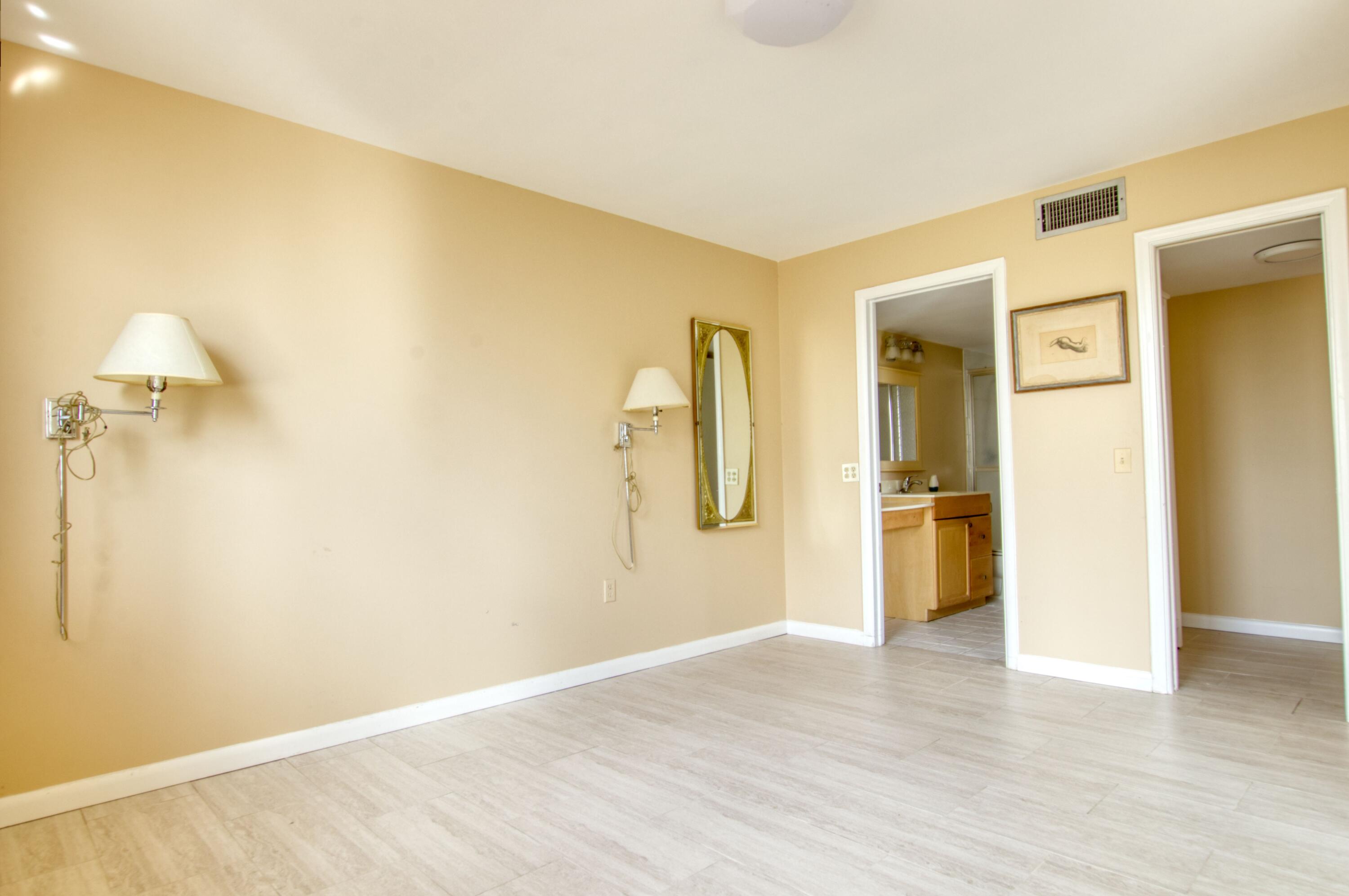 4260 D Este #102 Lake Worth, FL 33467