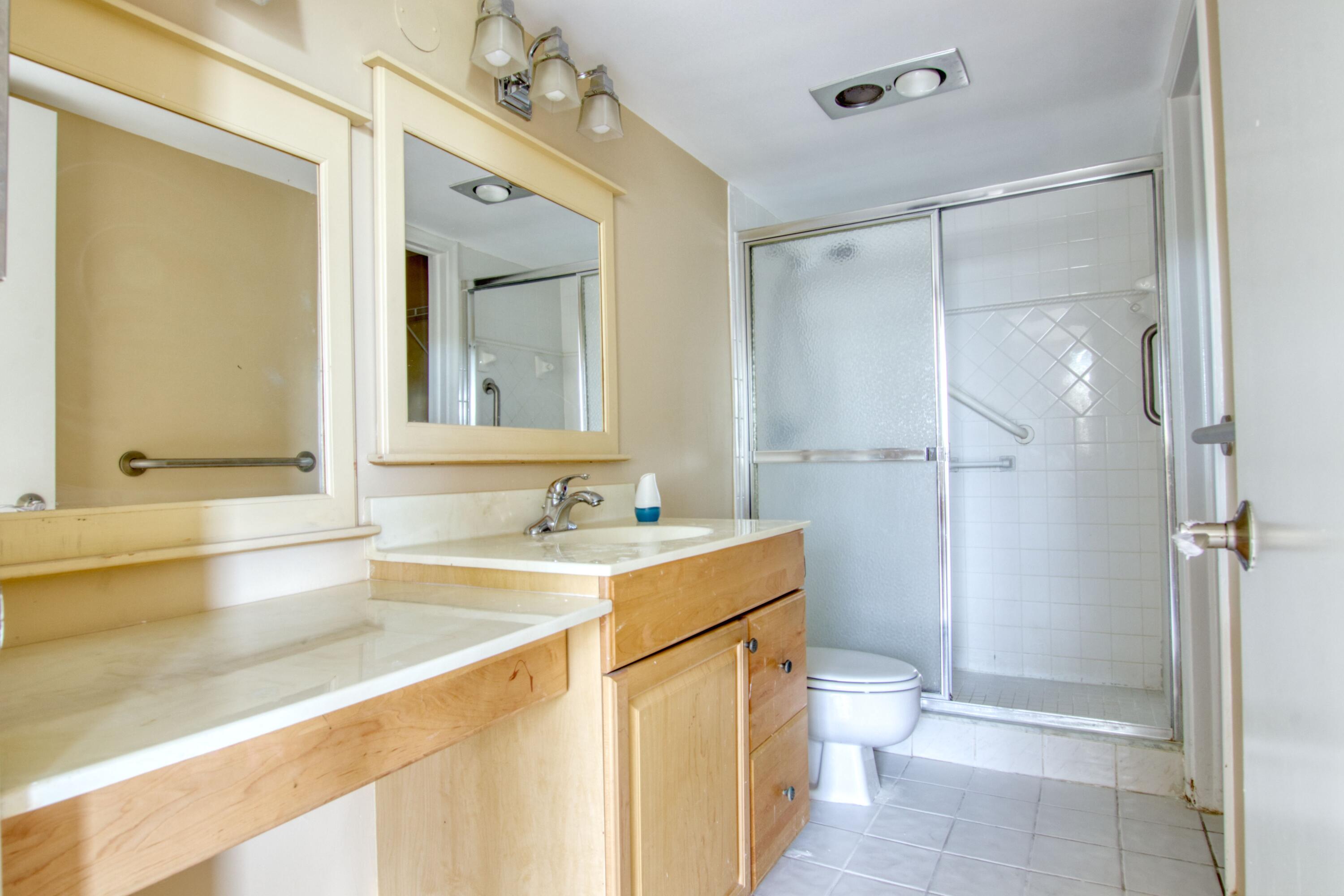 4260 D Este #102 Lake Worth, FL 33467