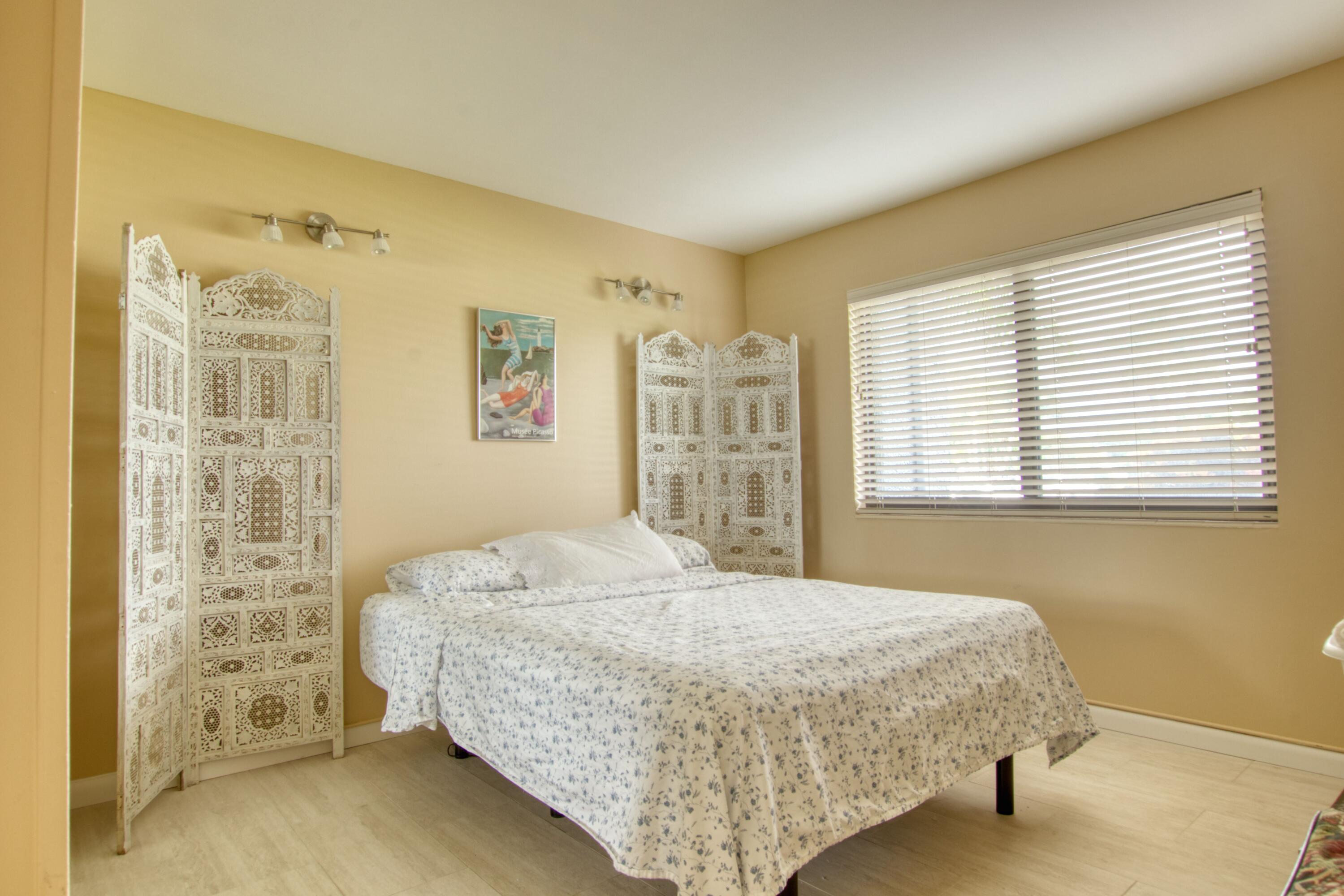 4260 D Este #102 Lake Worth, FL 33467