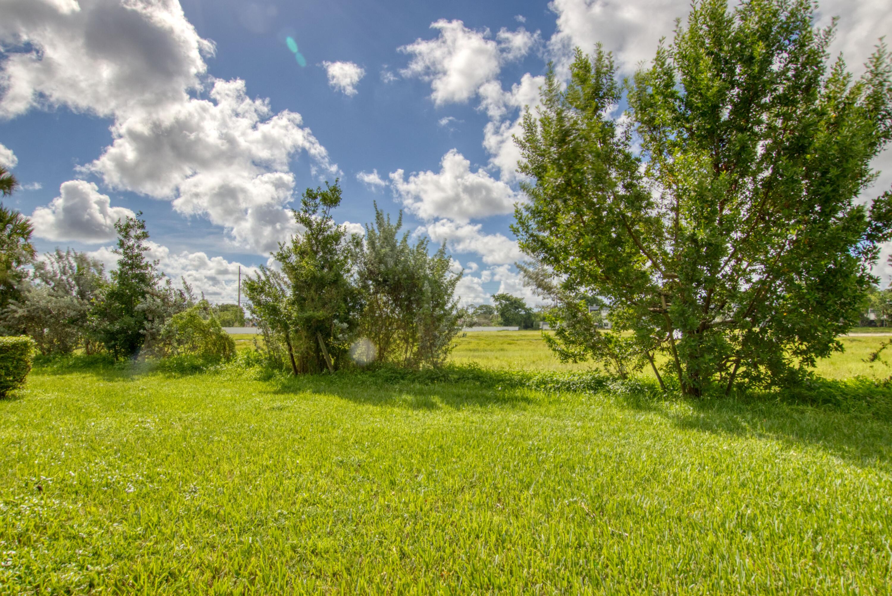 4260 D Este #102 Lake Worth, FL 33467