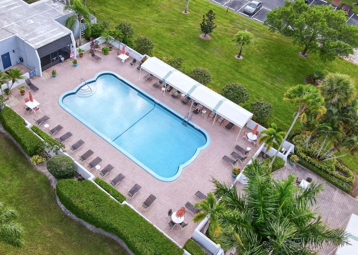 4260 D Este #102 Lake Worth, FL 33467