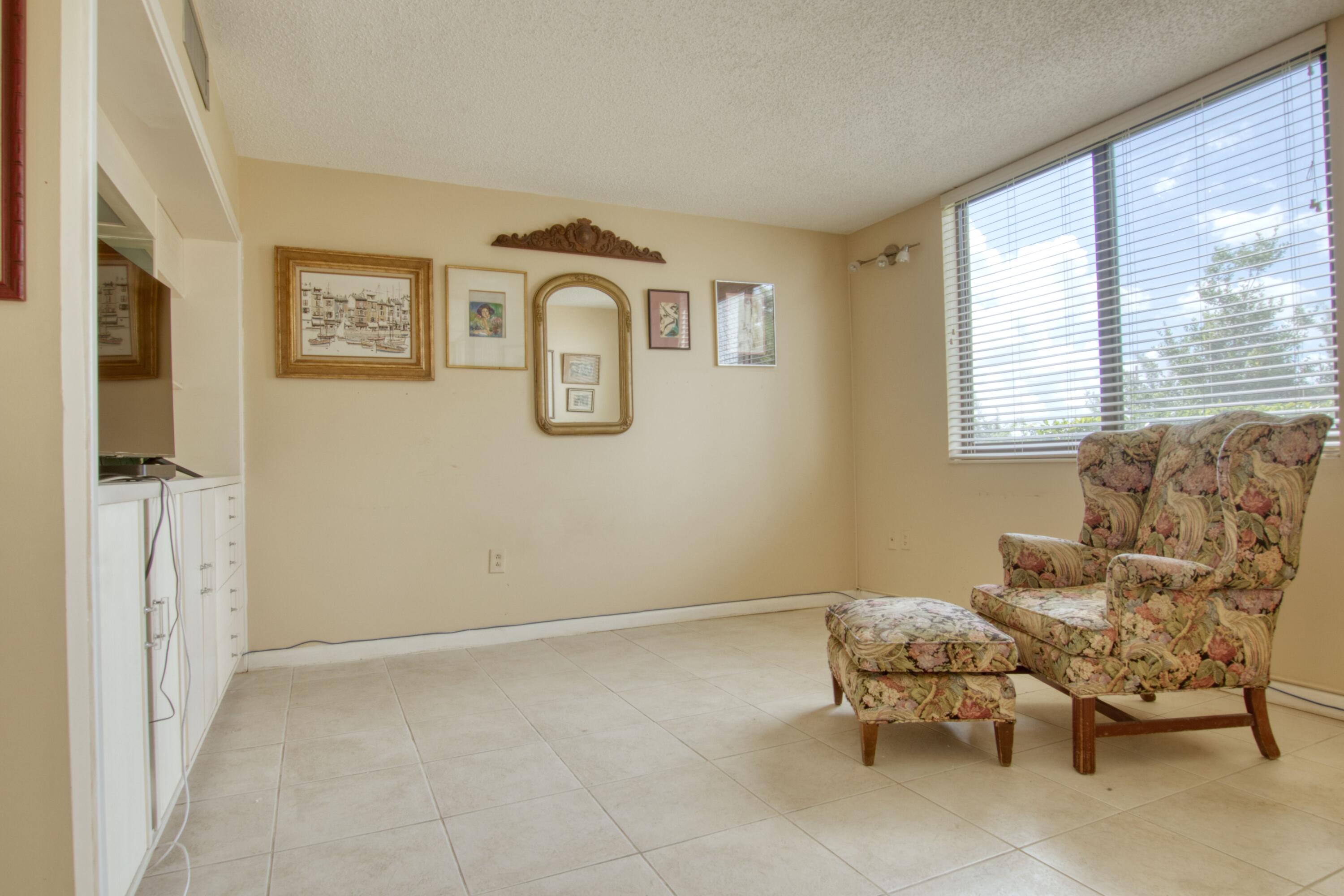 4260 D Este #102 Lake Worth, FL 33467